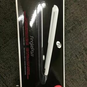 T3 1” hair straightener, used, good condition.